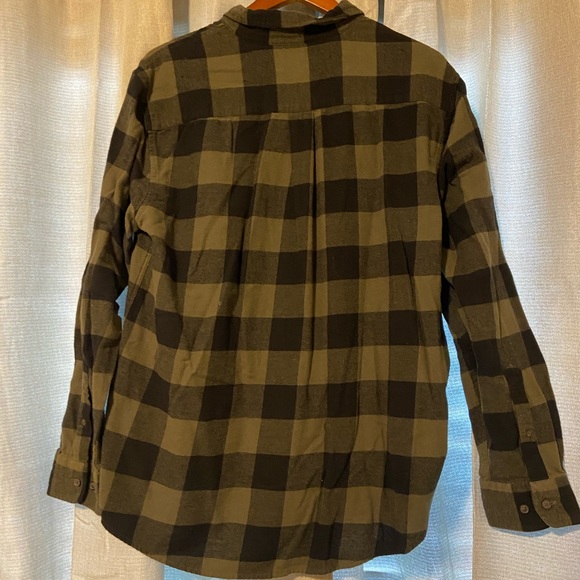 Men’s long sleeve button up flannel - Picture 4 of 4